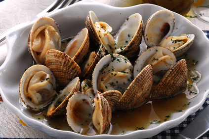 campfire-steamed-clams
