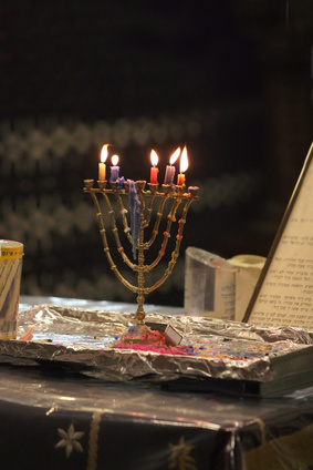hanukkah-menorah-candles