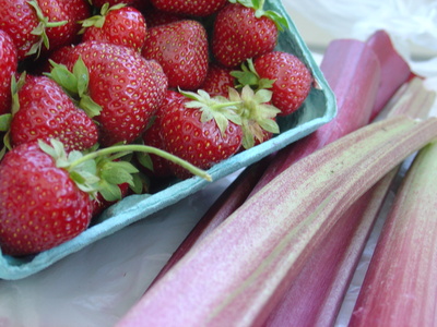 strawberry-rhubarb-crsip
