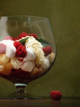 Berries with Vanilla Cream