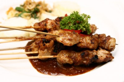 Chicken Skewers with Spicy Blueberry Barbecue Sauce